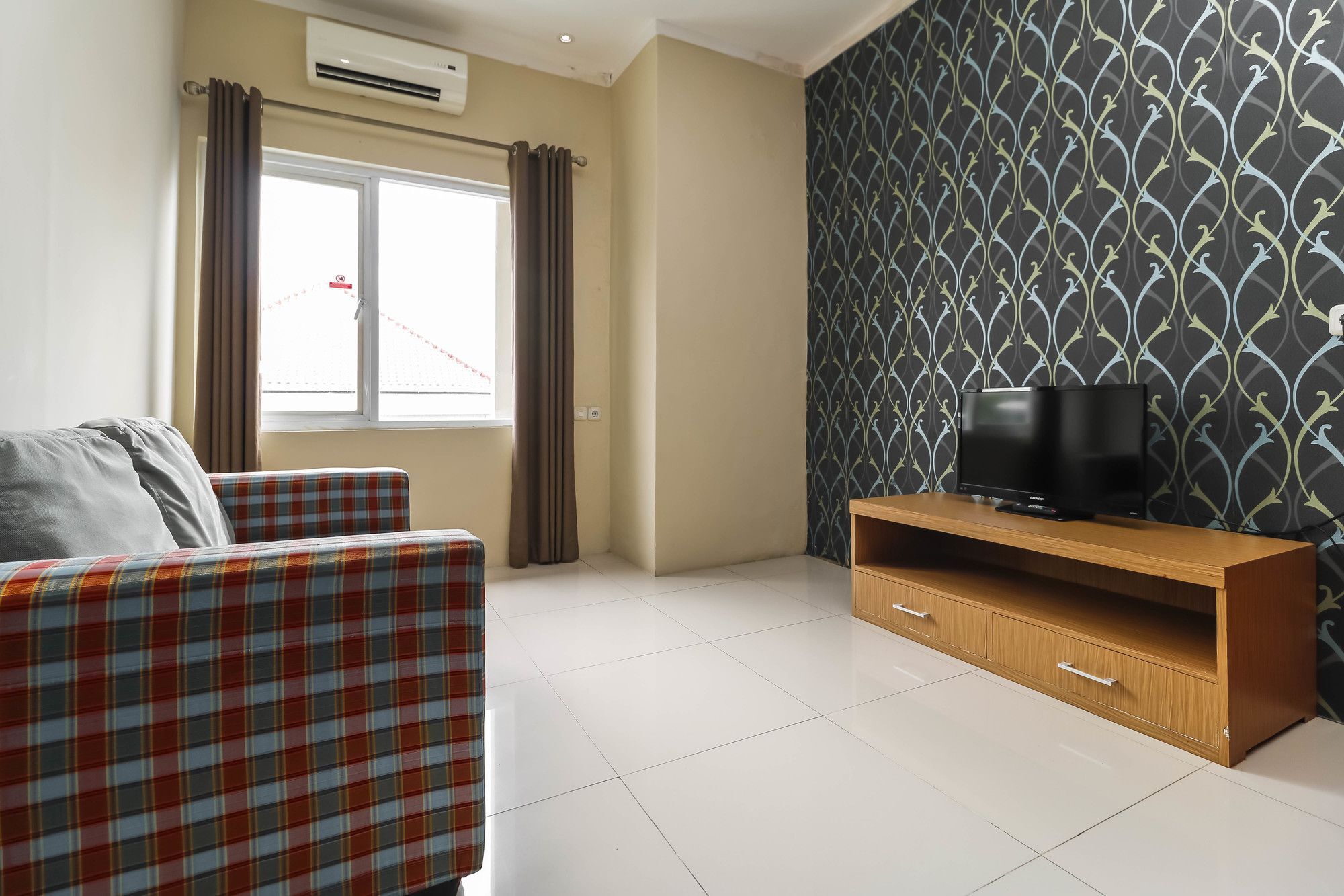 เรดดอร์ซ พลัส เนียร์ ปันไต โลซารี Hotel มากาซาร์ ภายนอก รูปภาพ